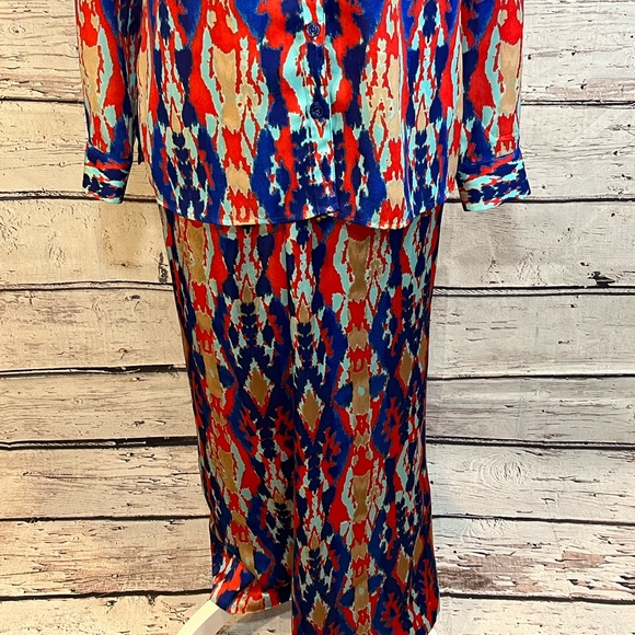 JONES NY "Signature" Lightweight Red, Blue, Tan Ikat Silky Pajama Set-Small - Picture 4 of 4